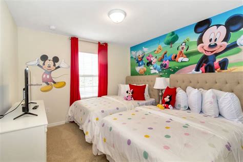 Rent a room in orlando - House with Harry Potter Themed Room, Osceola County, Florida. This five-bedroom house has a princess themed room and one Harry Potter themed bedroom for the Harry Potter The house id also equipped with a private pool, movie theater and game room equipped with Playstation 4 and Xbox. Check Prices For House with Harry Potter …